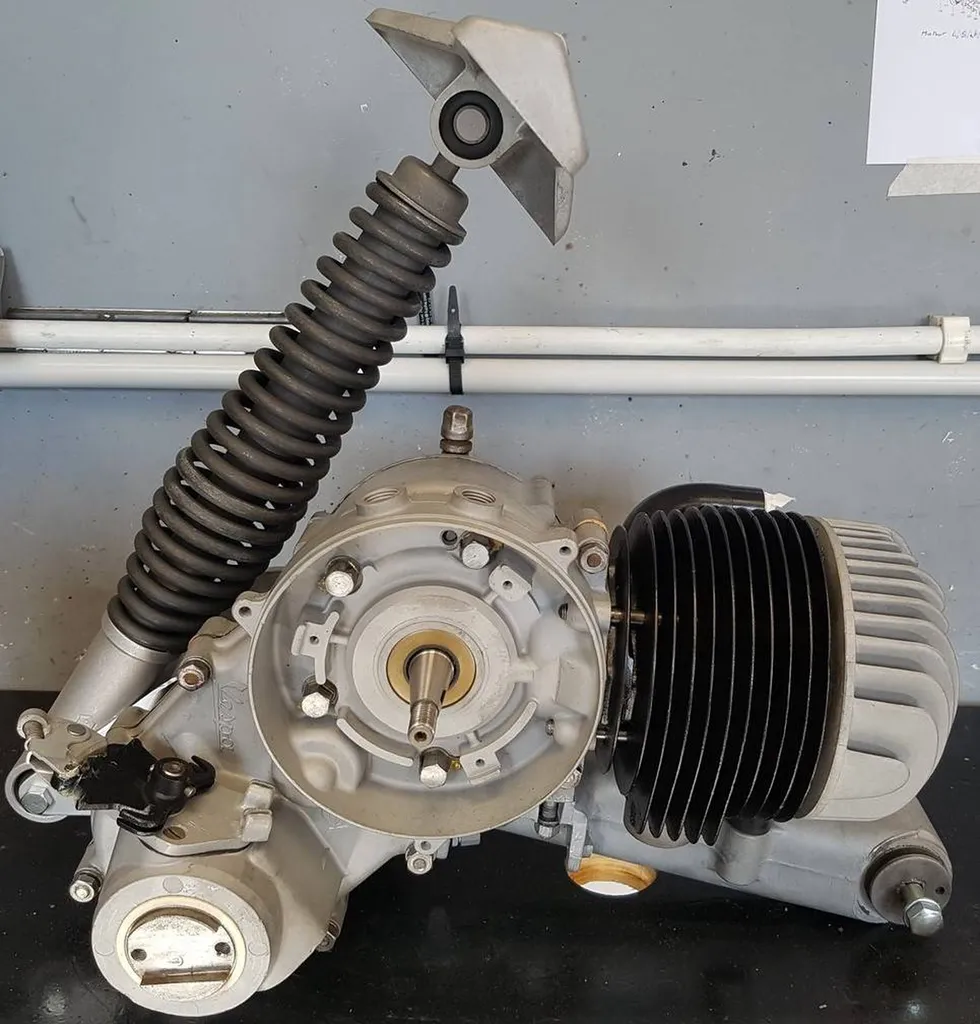 RESTAURATION VESPA GL 150 DE 1956 LA SEYNE SUR MER