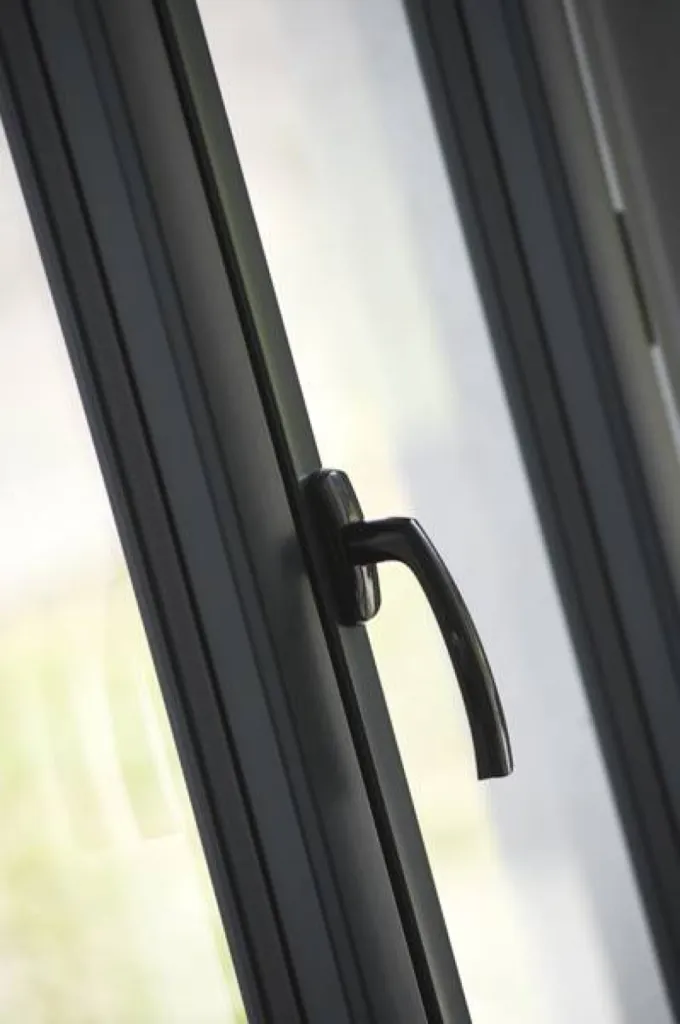 Fenêtre kline en aluminium 