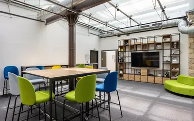 Étagère AURA modulable au design professionnel pour bureaux modernes et espaces collaboratifs à Marseille et en région PACA