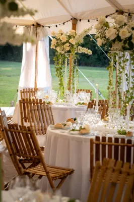 majestic-floral-design-historic-castle-wedding