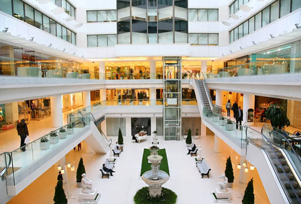 Entreprise de ménage pour effectuer le nettoyage de lieux publics et centres commerciaux près de La Seyne sur mer