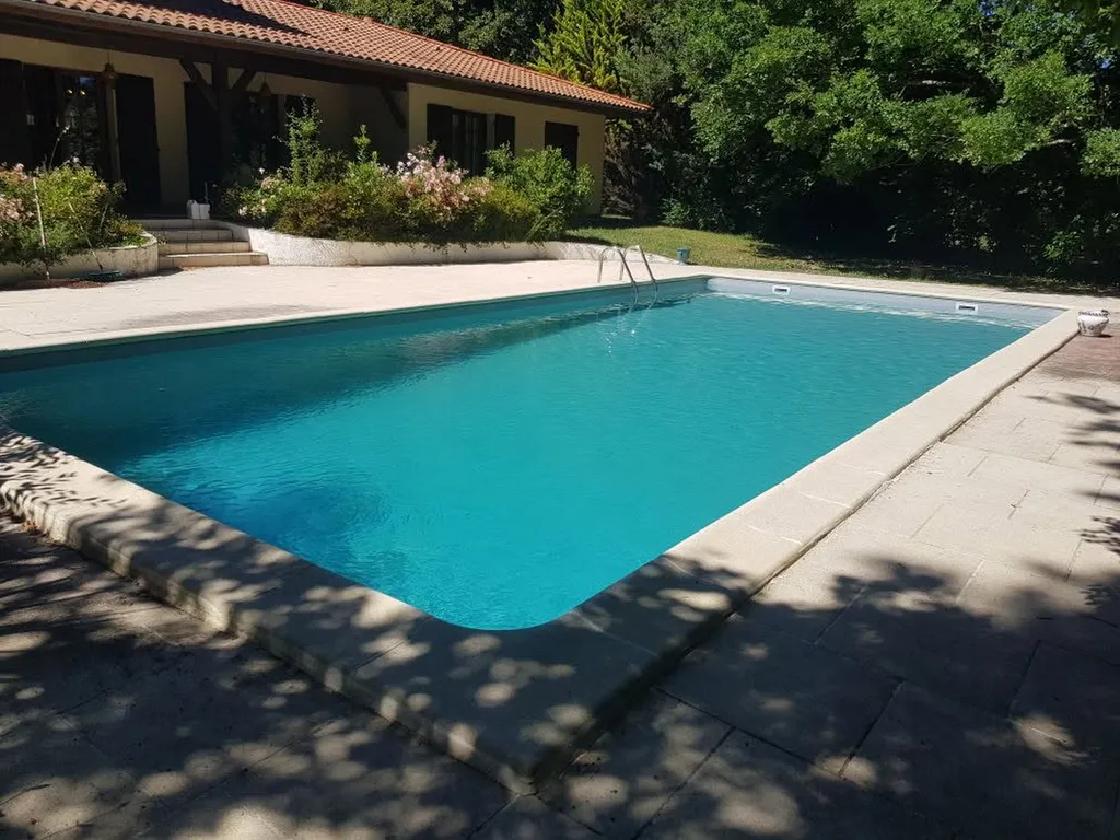 remplacement de liner dans une piscine rectangulaire d'Arcachon