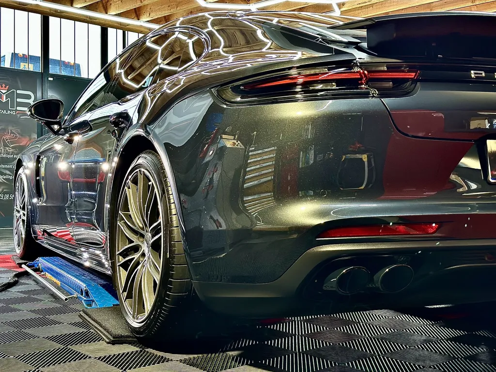 DETAILING Lyon traitement céramique carrosserie Porsche panamera 