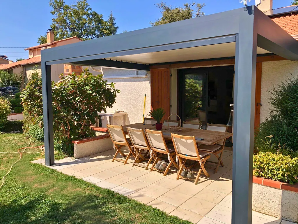 pose pergola bioclimatique en alu Galaxie avec store enroulable à Pont de l'Isère près de Valence dans la Drôme par 3 Baies