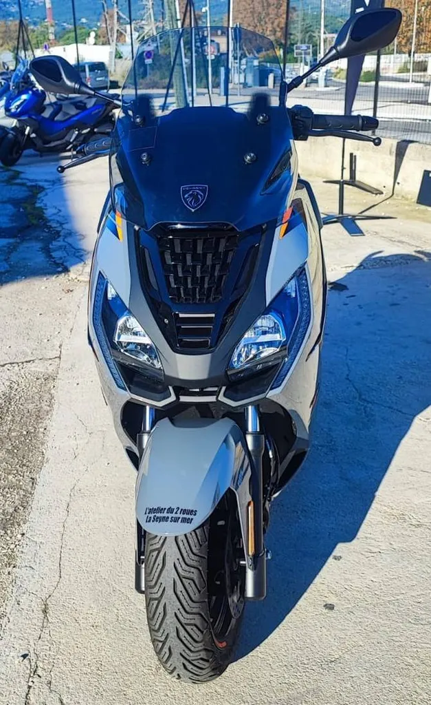 PEUGEOT PULSION GT du 03/2024 avec 1300 km.
