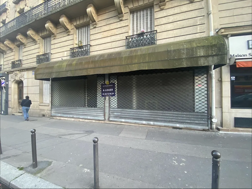 Location - Boutique 50 m², Centre ville, Avenue de Versailles 75016 PARIS