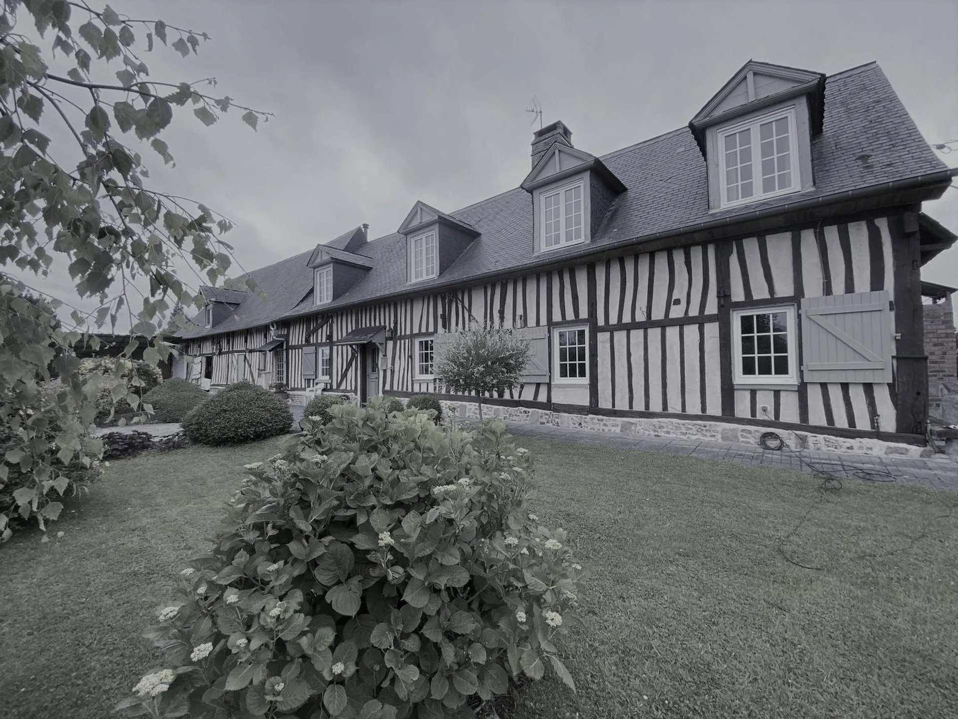 Charmante longère bâtie sur 2.100ha située entre Dieppe et Londinières, Normandie 76.
