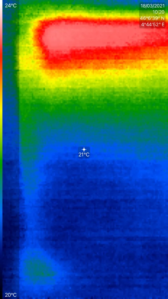 Thermographie d’un radiateur avant traitement de l’eau révélant une mauvaise diffusion de la chaleur due à l’encrassement du circuit de chauffage