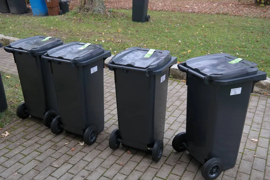Société spécialiste du nettoyage et désinfection des poubelles et des locaux poubelles sur le secteur de Six fours les plages dans le Var