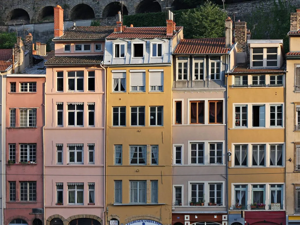 Dans quels cas faut il déclarer à la mairie de Lyon ou Villerbanne des travaux de changement de fenêtres ?