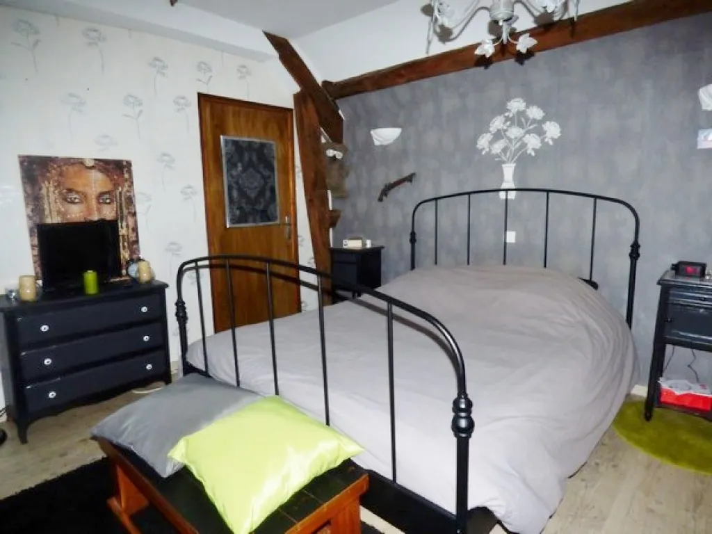 Cherche à acheter maison avec 5 chambres proche Freneuse 76410