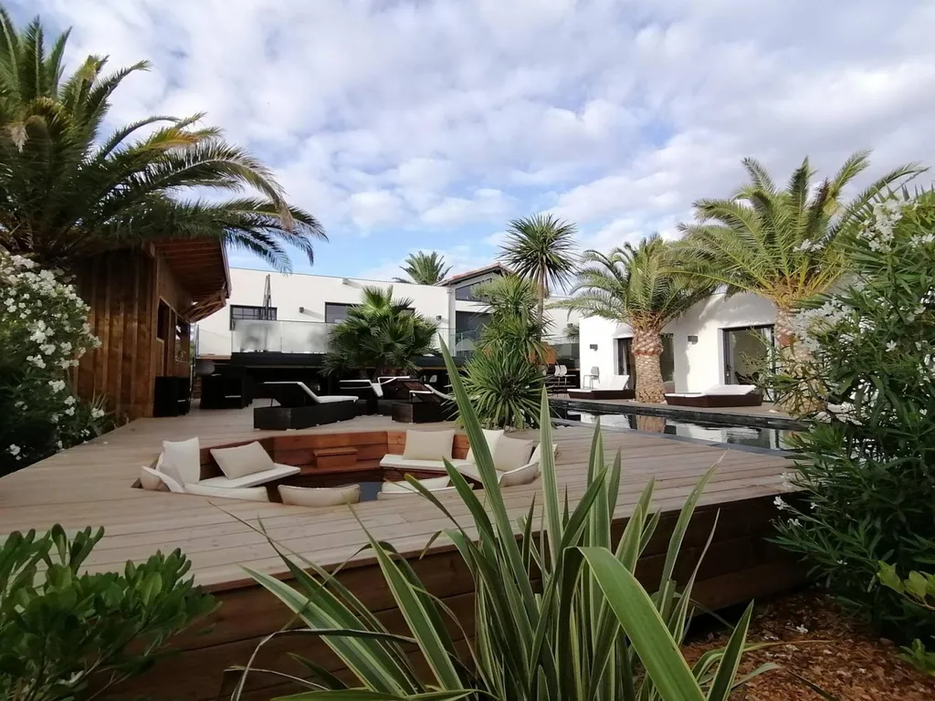 AMENAGEMENT EXTÉRIEUR : CRÉEZ LA TERRASSE EN BOIS DE VOS RÊVES AVEC LES PAYSAGES D’ANTOINE