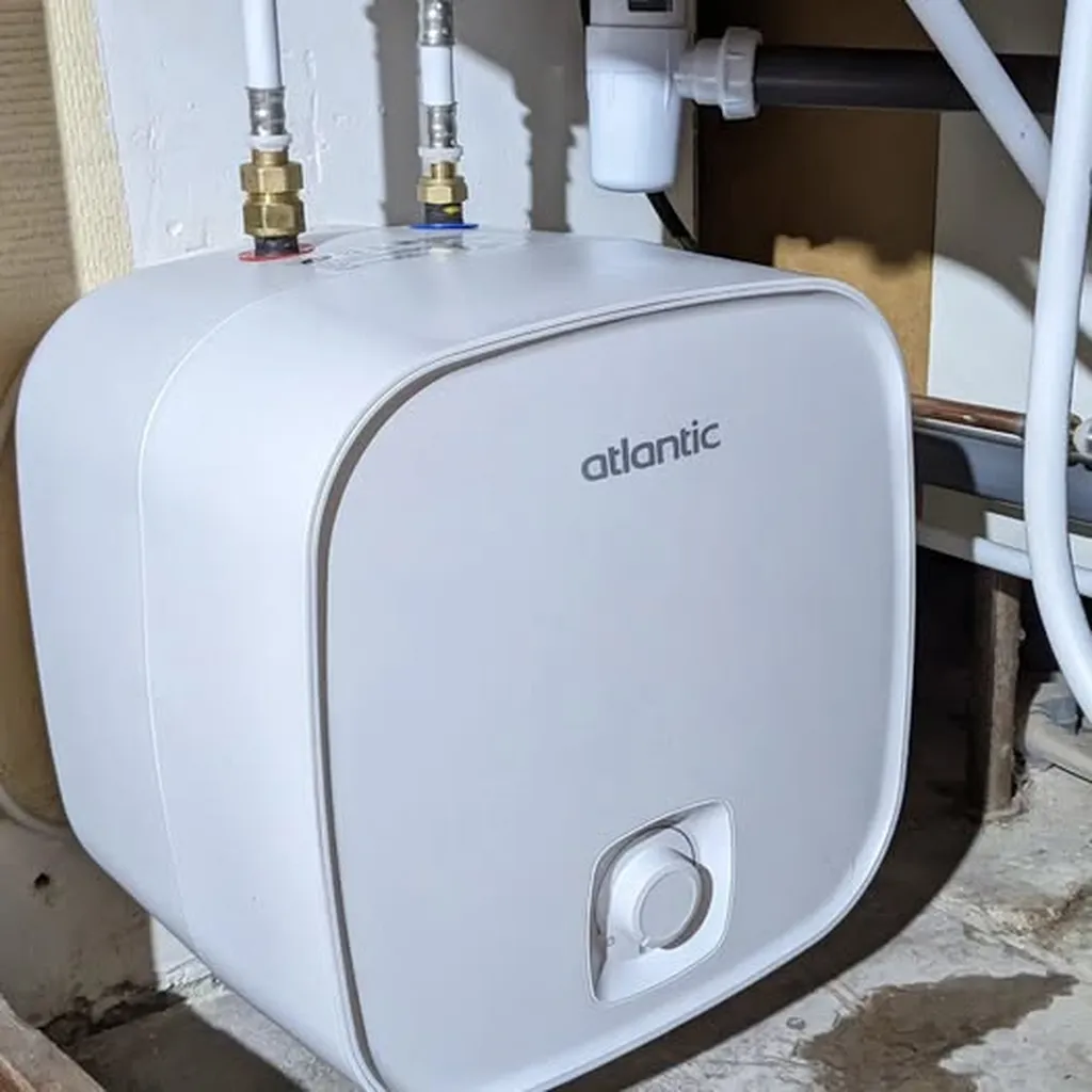 Installation de chauffe-eau sous évier Atlantic à Rabastens pour obtenir de l'eau chaude instantanée sans attendre.