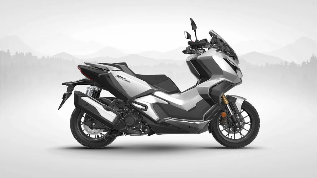SCOOTER NEUF HONDA ADV 350 ST CYR SUR MER