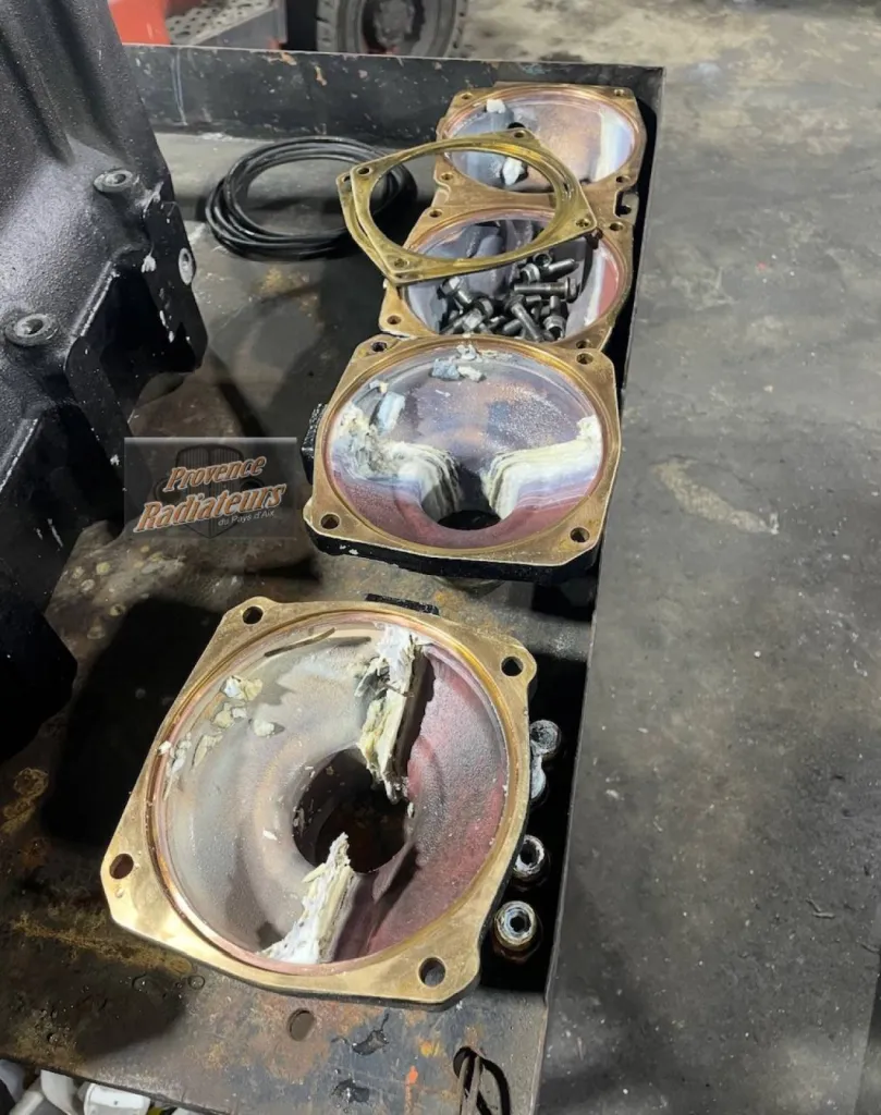 Révision d'aftercooler C32 Caterpillar par le professionnel Marseillais