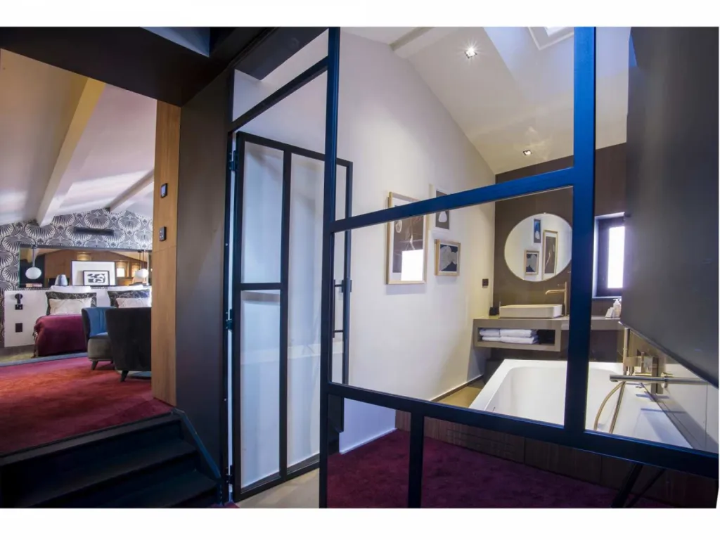 photographe d'architecture intérieure Mihotel La Tour Rose salle de bain douche et baignoire