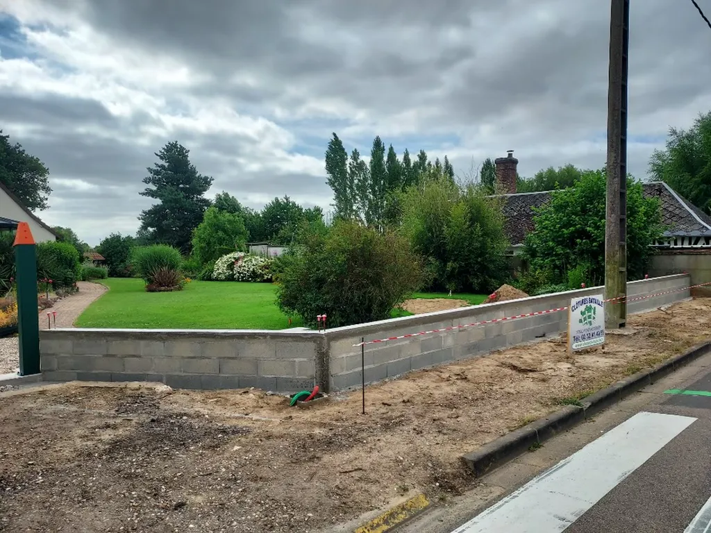 Réalisation d'un muret pour rénover la façade d'une propriété, Travaux de maçonnerie et Piliers de portail au Havre et sa région ou agglomération en Seine-Maritime 76