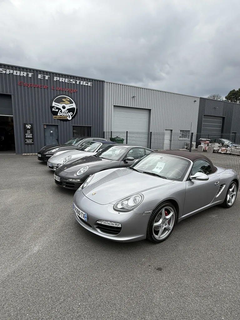 Voiture de sport en dépôt-vente à Bordeaux showroom Asphalte Diffusion