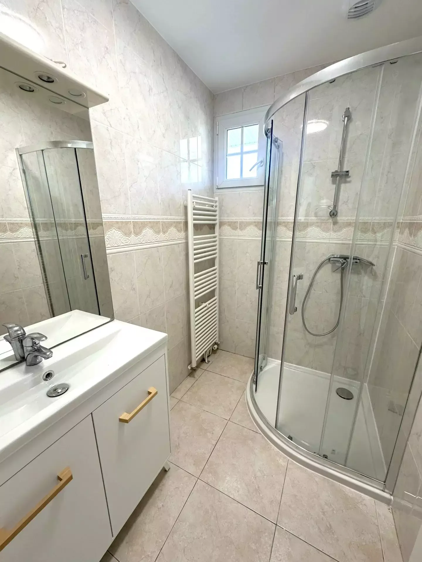 Location maison – 4 pièces – 3 chambres – 105,67 m² – 1 500 € / mois