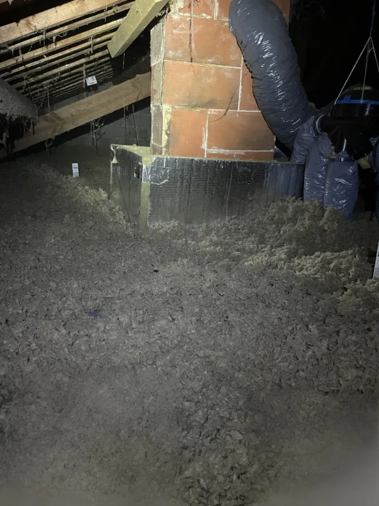 Travaux d’isolation thermique intérieure (ITI) avec remplacement de fenêtre pour améliorer l’étanchéité à l’air et les performances énergétiques du logement