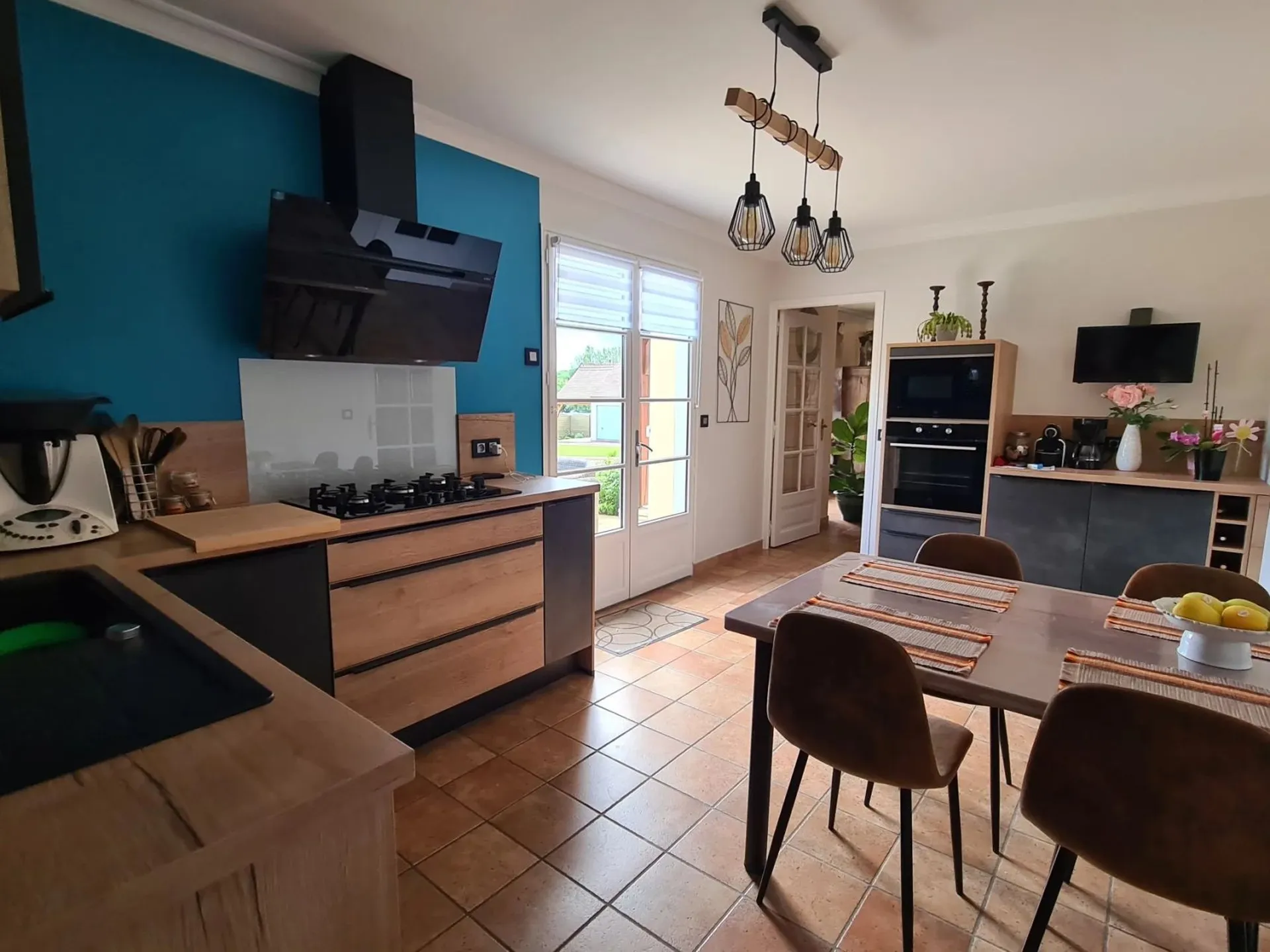 Magnifique maison à vendre à Ecommoy avec 4 chambres, piscine et Garage