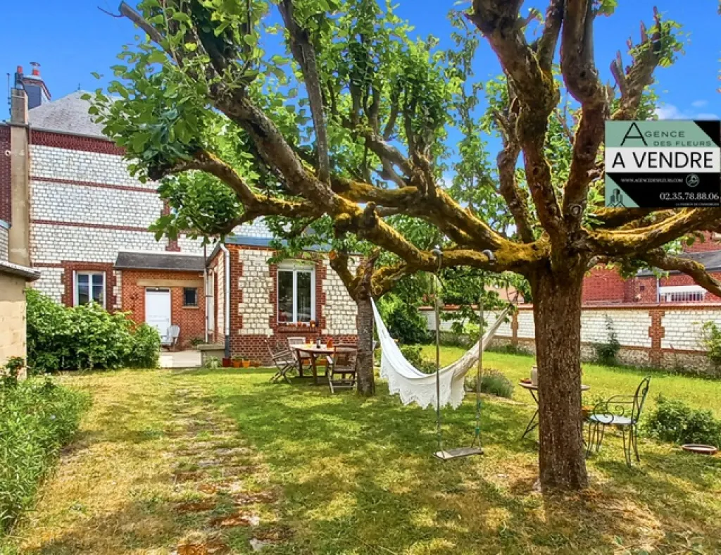 A SAISIR Maison de Maître de 150 m² SUR 767 m² DE TERRAIN SUR LA COMMUNE DE SAINT AUBIN LES ELBEUF 76410