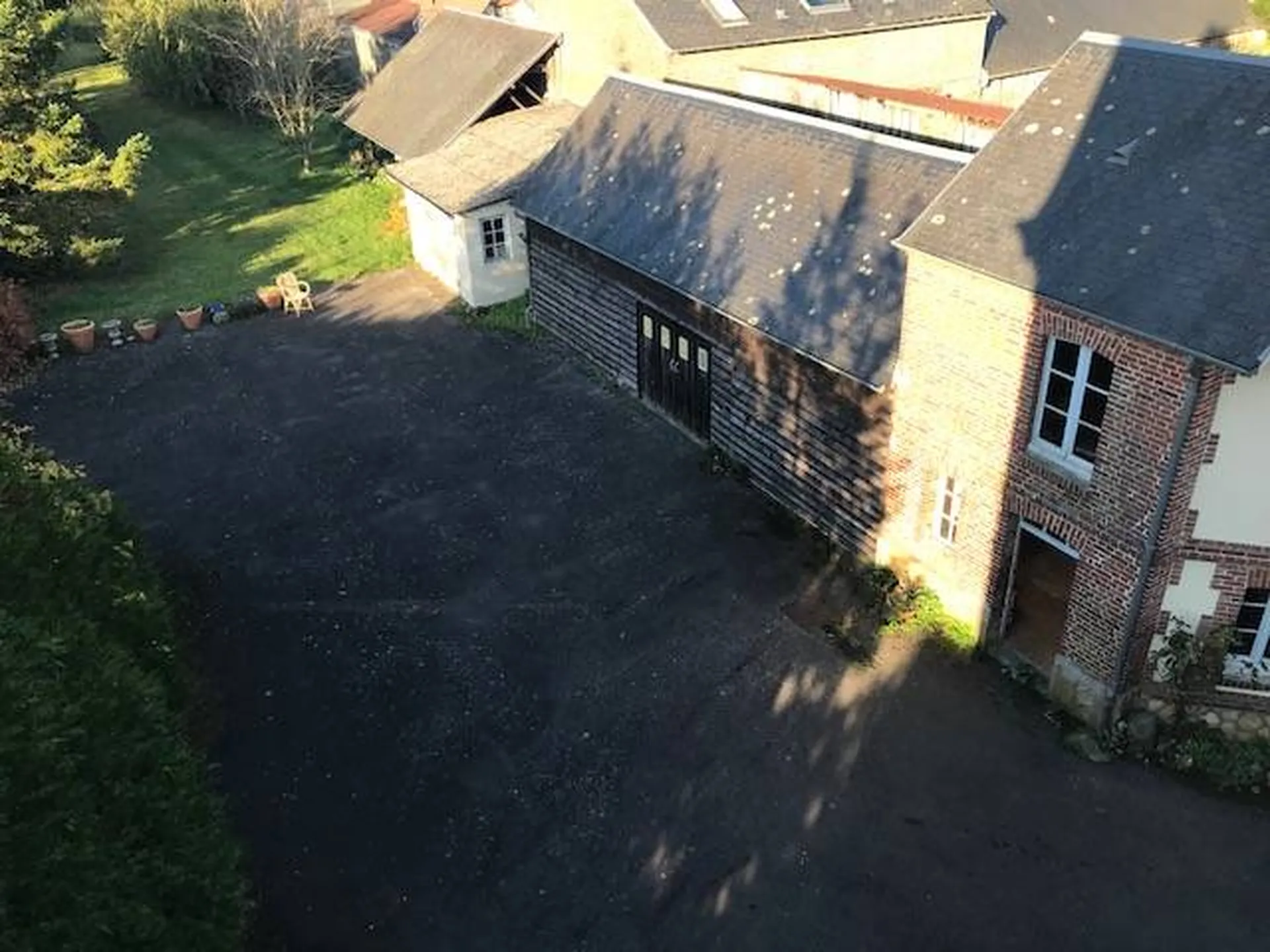 A la vente grande maison de maître ses nombreuses dépendances ainsi que son terrain sur la région de Livarot 14