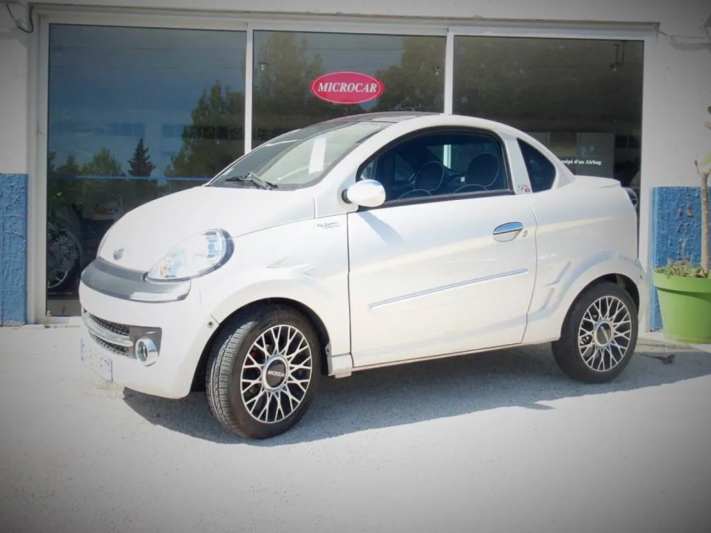 vendu voiture sans permis d'occasion Microcar F8C  pres de Hyères 83