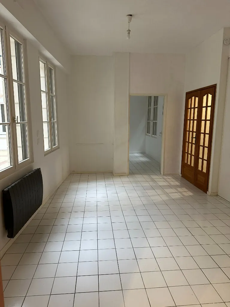 APPARTEMENT ROUEN - 3 pièces - 53 m2 - situé rue saint romain - 710€ charges comprises