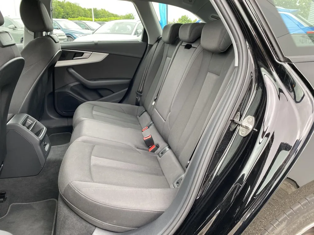 Achat Audi A4 Avant d’occasion à La Frénaye : Break Diesel automatique garanti chez votre concessionnaire proche du Havre