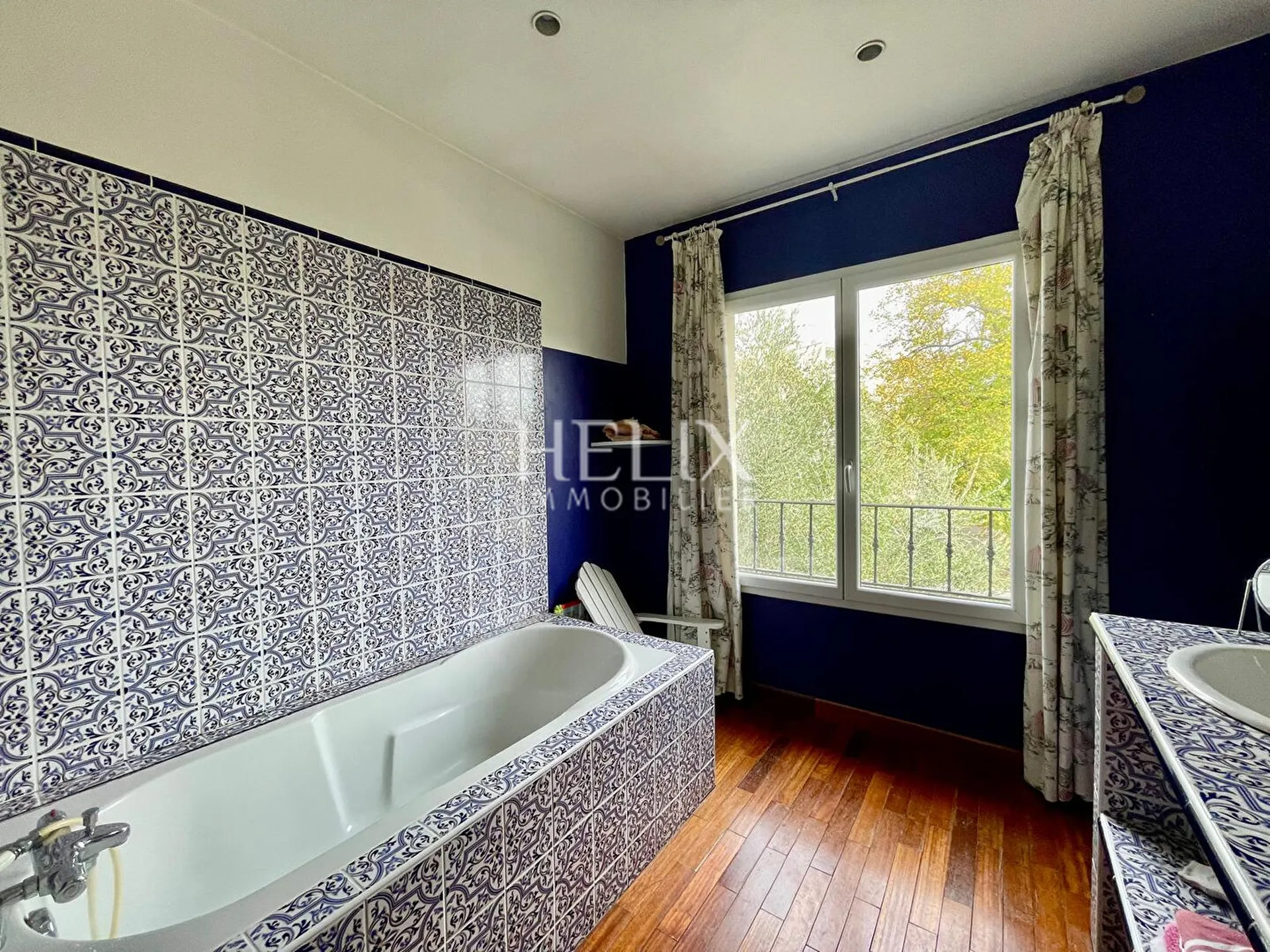 Chatou grande maison 4 ou 5 chambres avec suite au RDC et cave