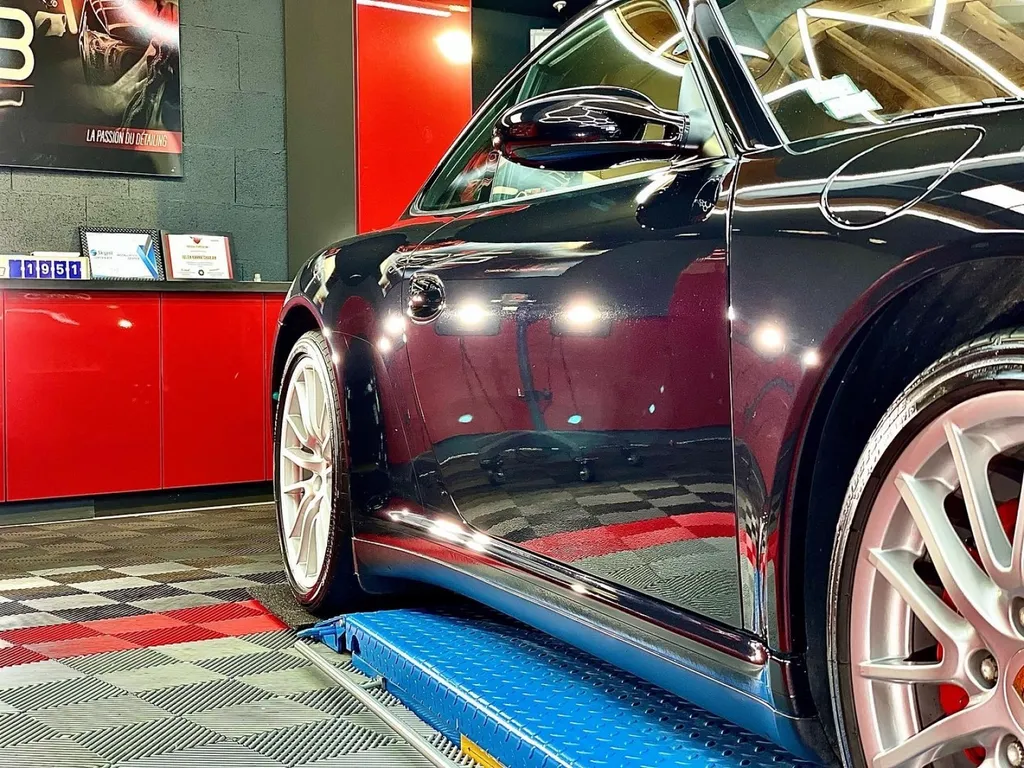 Protection carrosserie Porsche ouest lyonnais traitement céramique Porsche 