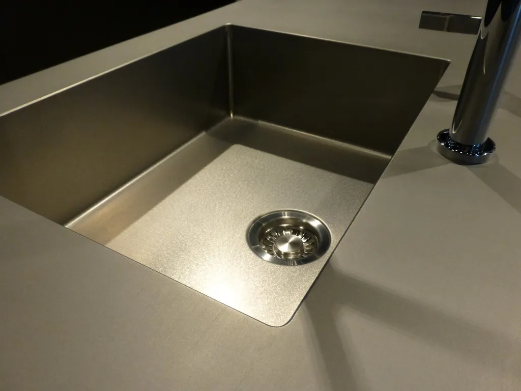 Évier soudé dans plans de travail sur mesure en inox laminé à chaud Montpelier