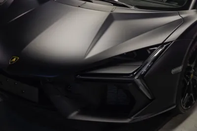 Protégez votre Lamborghini Revuelto avec le Film de Protection XPEL – Gloss Obsession à Saint-Avé