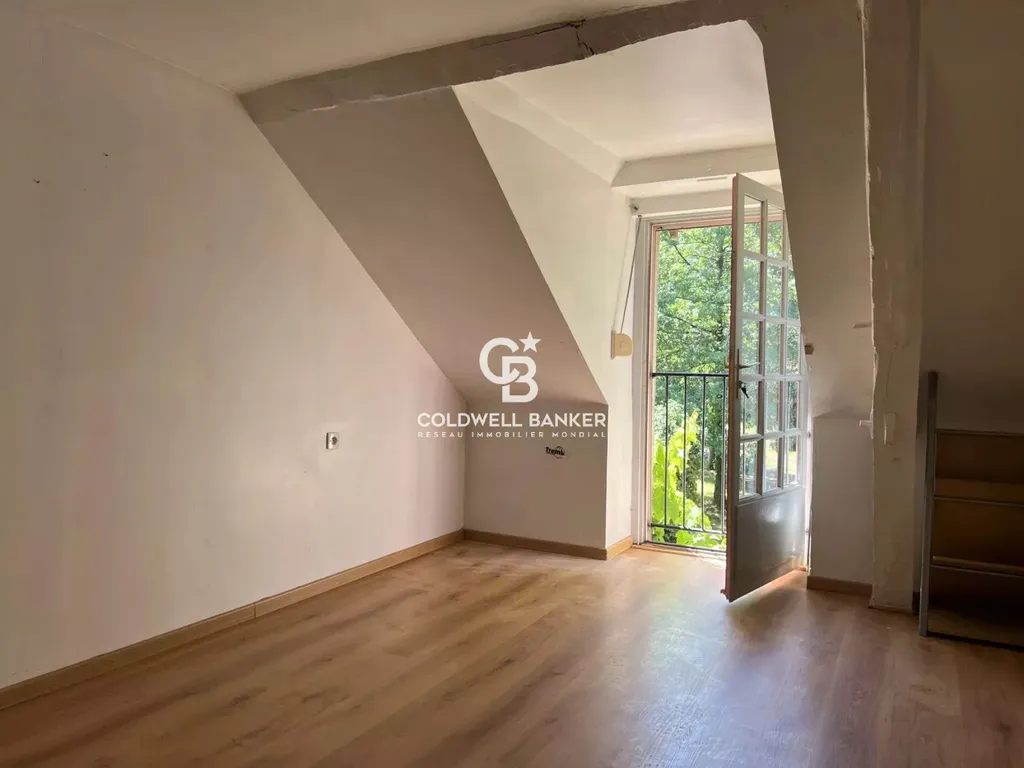 À vendre – Propriété de charme à rénover avec étang, dépendances et fort potentiel près du Mans