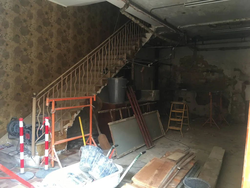 Aménagement d'un centre médical dans une maison de ville à Salon de Provence - Rez-de-chaussée en travaux 