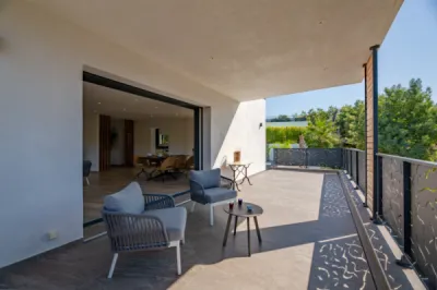 Maison 5 pièce(s) 3 chambre(s) 195 m² Saint Aygulf (83370)