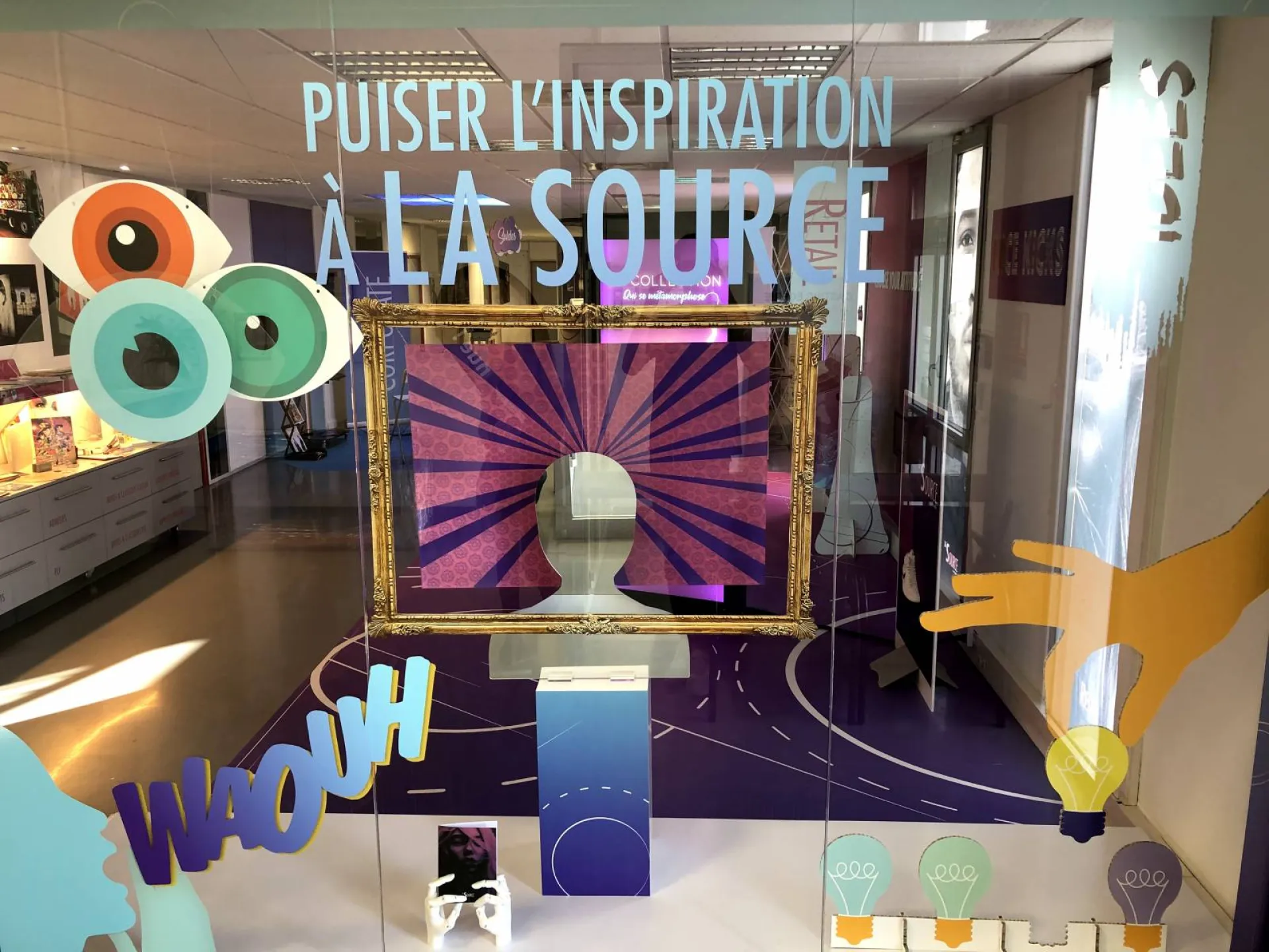 Impression et pose de décoration vitrine en adhésifs visual merchandising rhône alpes