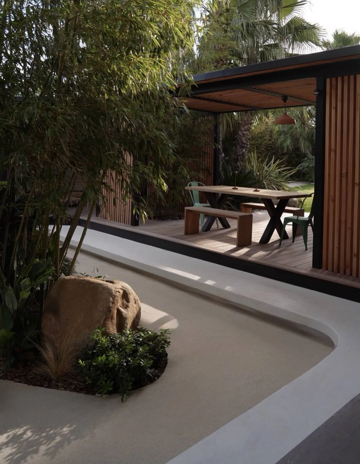 Ambiance zen et feuillage luxuriant à Aix-en-Provence (13090).