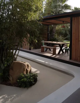 Ambiance zen et feuillage luxuriant à Aix-en-Provence (13090).