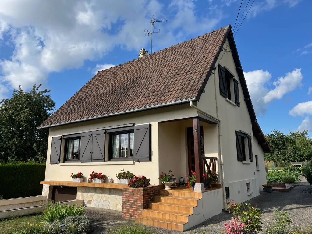 Maison individuelle à vendre à Jumièges 76480 - Secteur recherché - Sous-sol complet - 1899m² de jardin