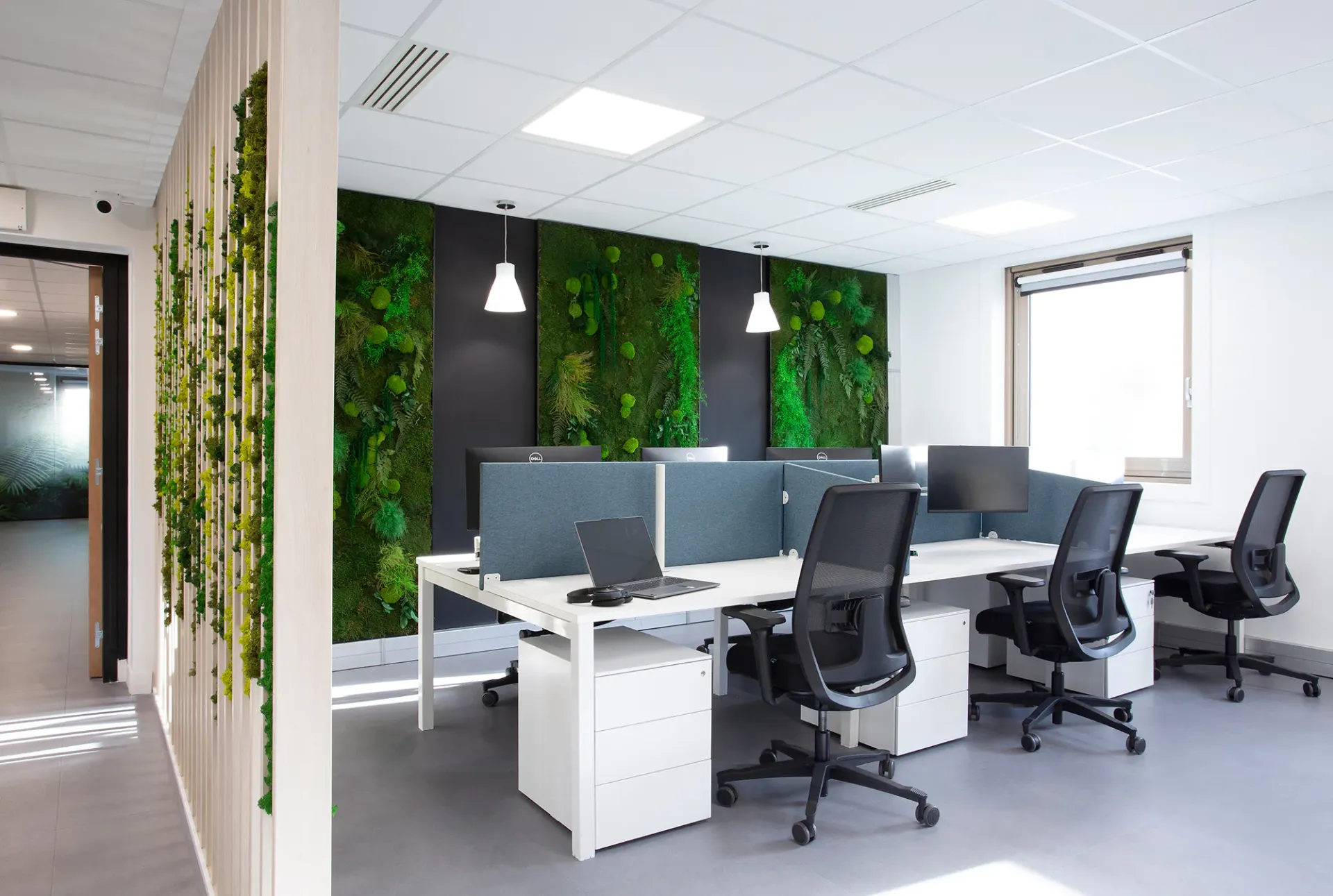 IPB Office Solutions situé sur Toulon, aménageur et fournisseur de mobilier de bureau sur toute la région PACA