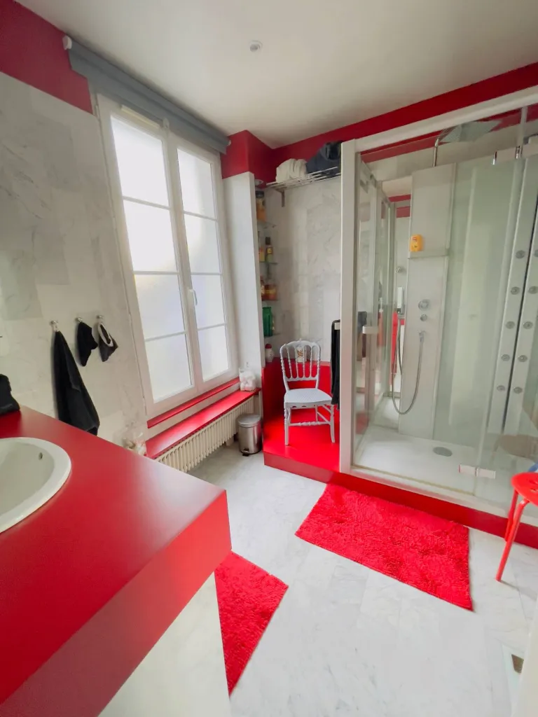 A acheter, MAGNIFIQUE Maison de style sur la commune de TOURVILLE LA RIVIERE 76410, proche Autoroute.