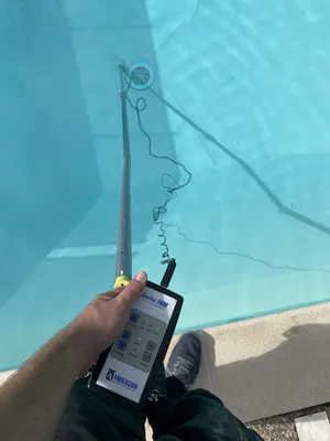 Recherche de fuite non destructive sur piscine liner en eau à Châteauroux dans le 36