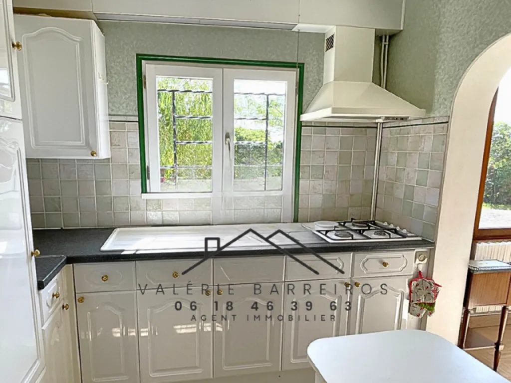 A vendre maison de 147 m² habitables édifiée sur 800 m² de terrain sur la commune de LA LONDE 76500