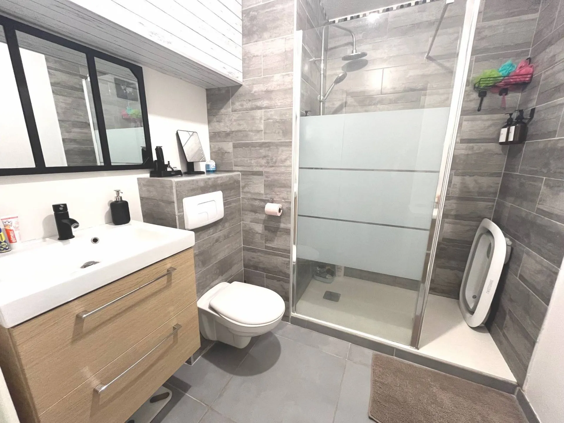 A vendre appartement Type 2 Roquefort la Bedoule dans le village, en rez-de-chaussée, terrasse et garage