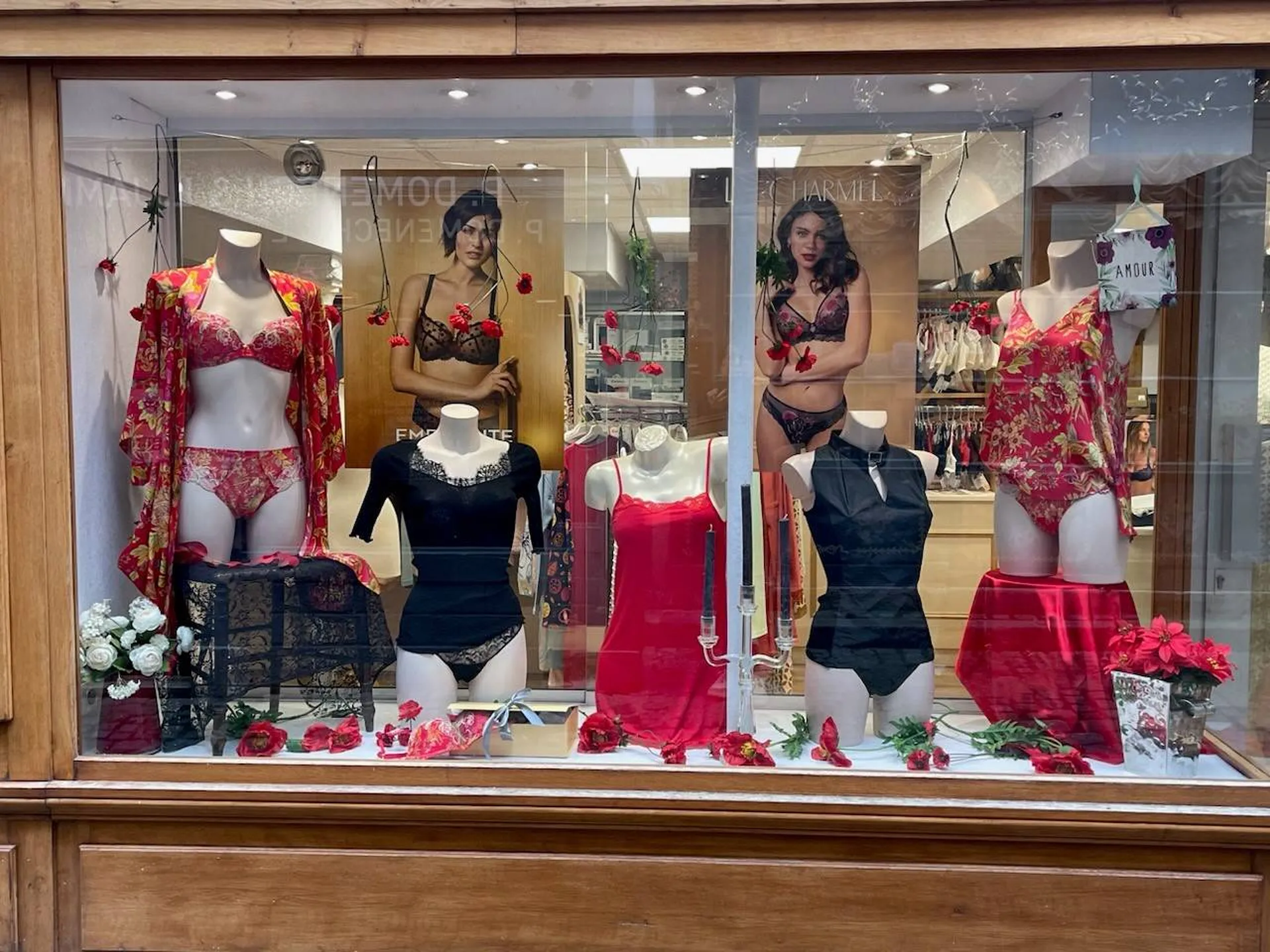 A Acquérir, Lingerie dans un centre-ville animé,  dans la région de Pont-Audemer 27500