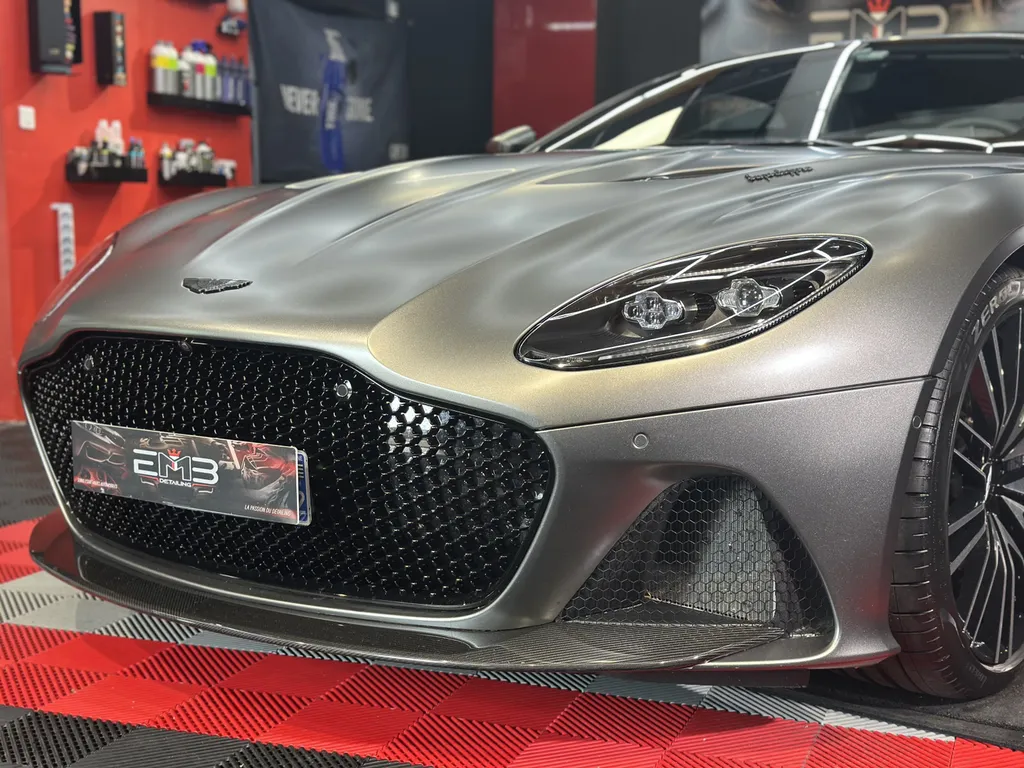 PPF complet sur Aston Martin DBS matte chez EMB Detailing proche Villefranche sur Saône 