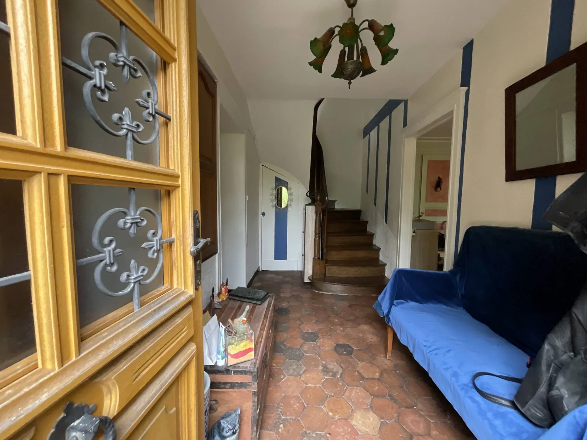 Vends Maison de caractére à seulement 25km de Rouen, offrant une vue sur le jardin.