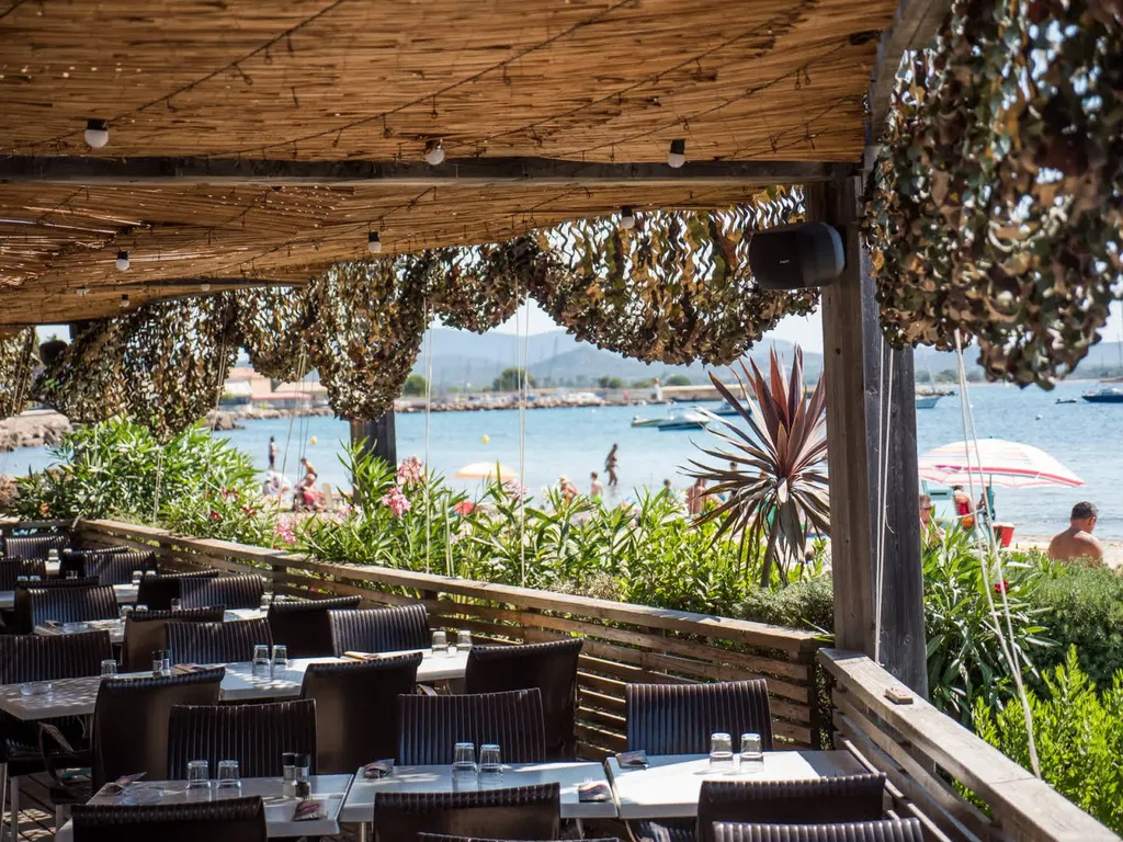 Installation sonorisation restaurant le KAINA BEACH à Hyères Var 83